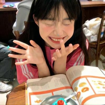乐坛天后被曝深夜共进晚餐，连日来品牌活动现场画面流出